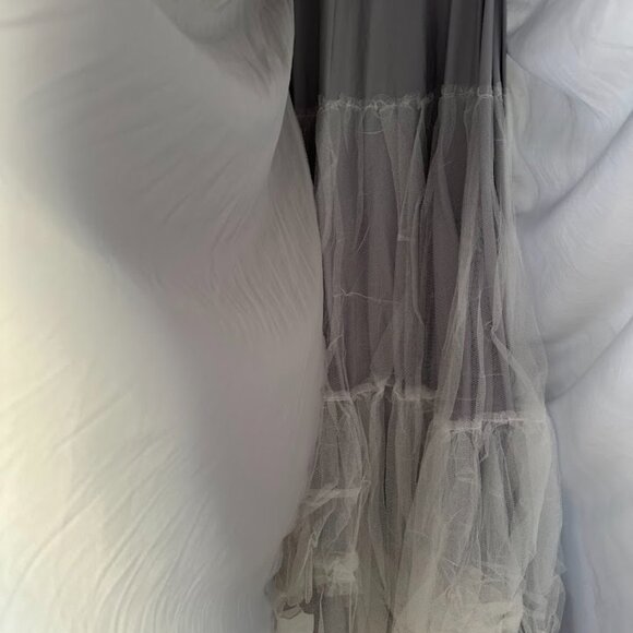 Terani Couture  Embellished Deep V-neck Ballgown size 4 - Picture 5 of 12